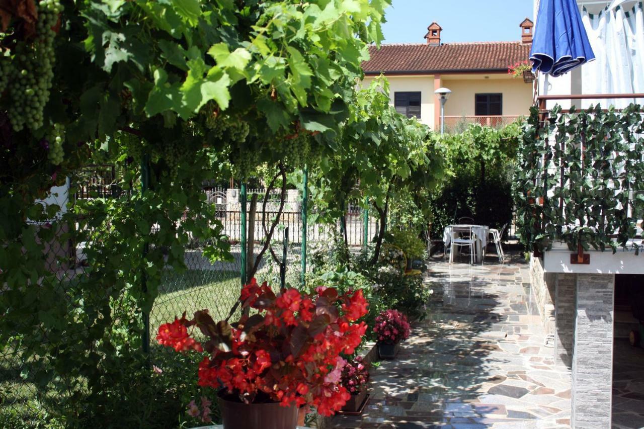 Apartment Vera Umag Luaran gambar